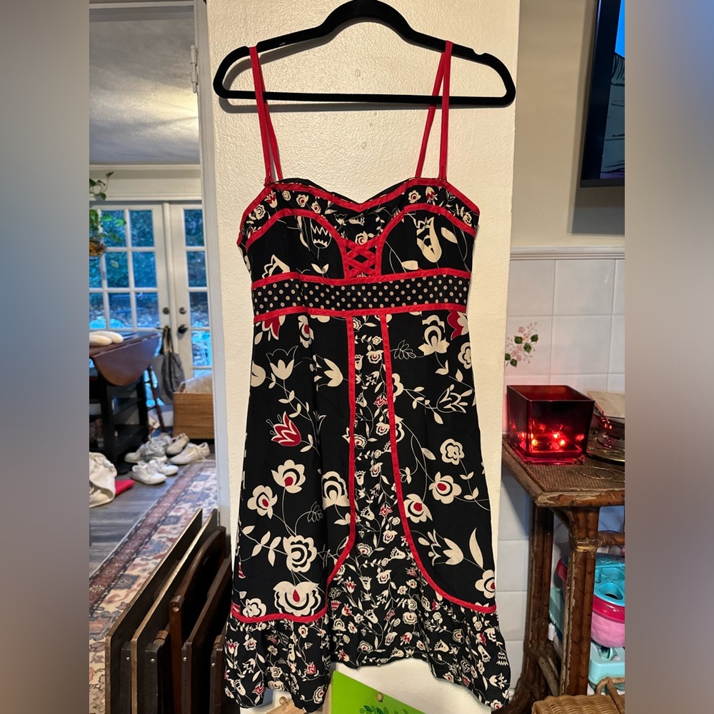 NANETTE LEPORE Black and Red Floral Dress size 8